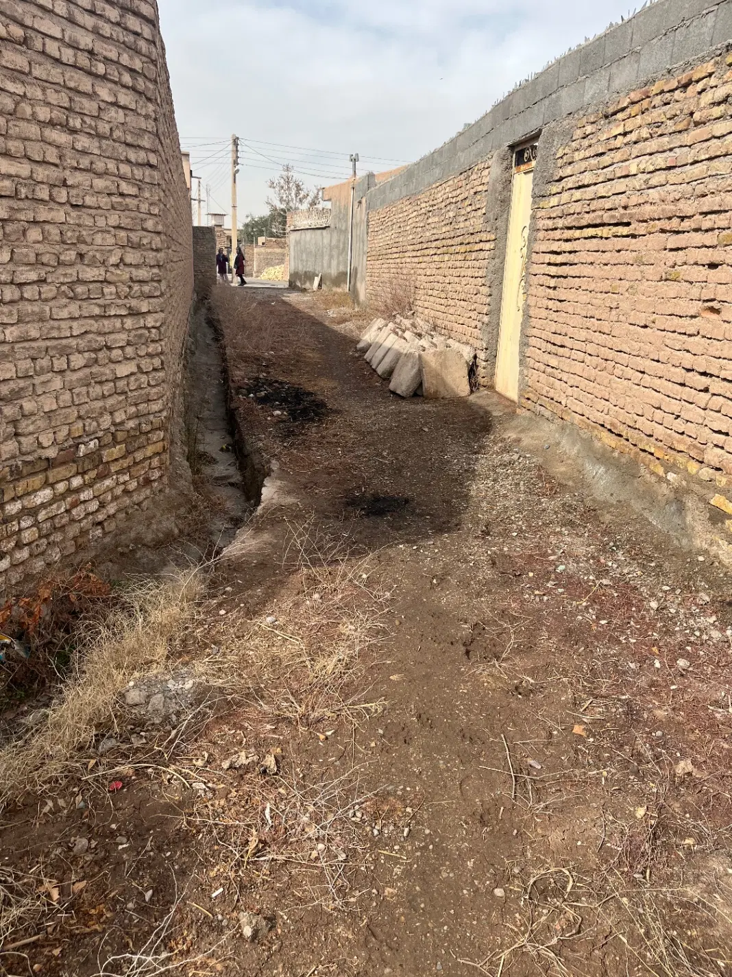 ۲۴۰ متر زمین کهن اباد