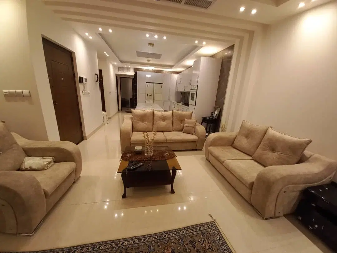 خانه سه‌طبقه تازه‌ساز خیابان آیت‌الله کاشانی