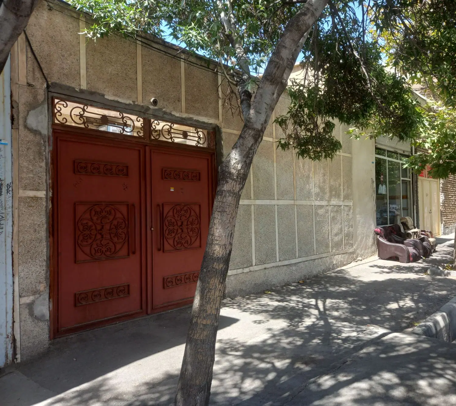 فروش خانه بر اصلی خیابان ساسان