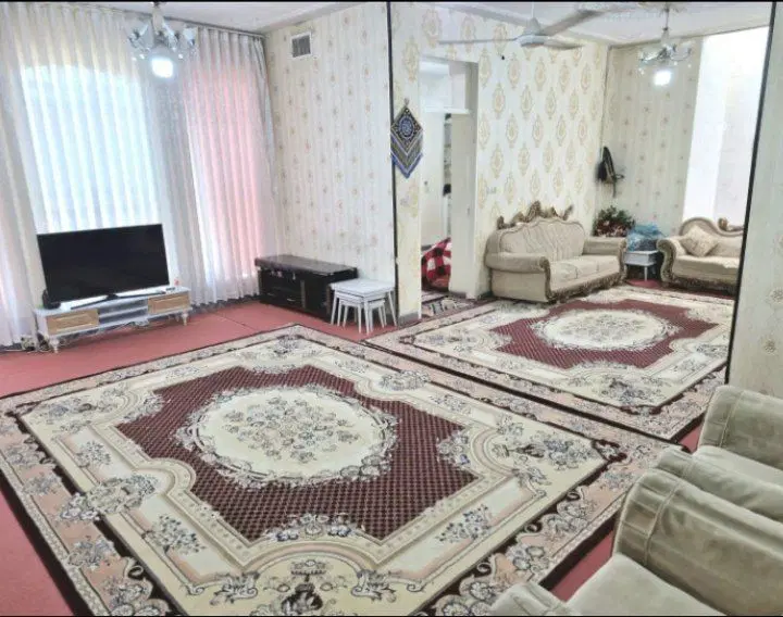 یک واحد اپارتمان همکف ۲۰۰ متری سه خواب