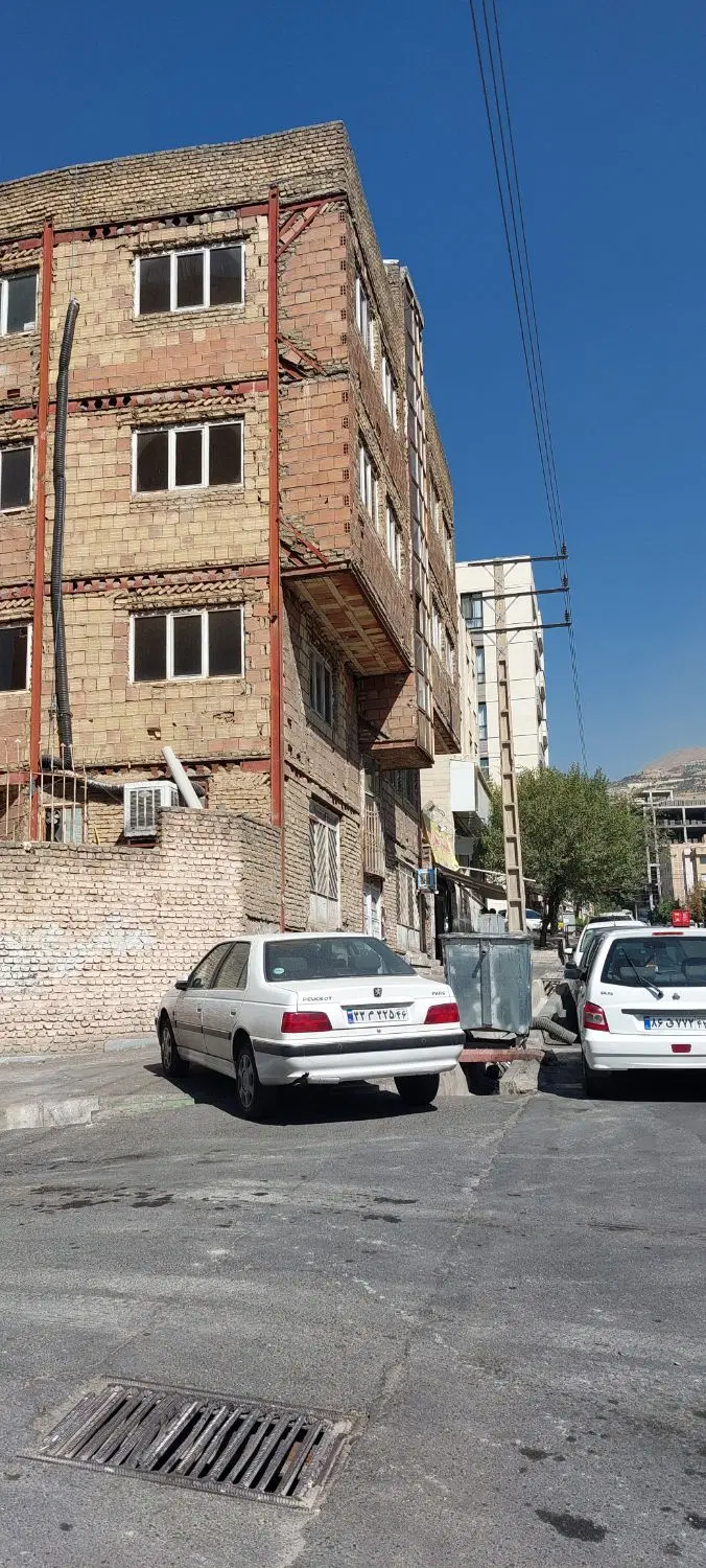 کلنگی۲۱۰ متری بر ۱۰  جنوبی امکان۶ طبقه