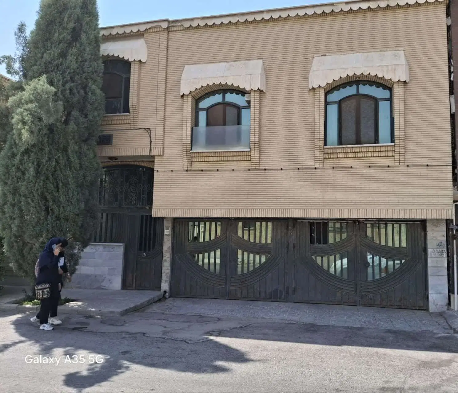 خانه همکف با حیاط اختصاصی