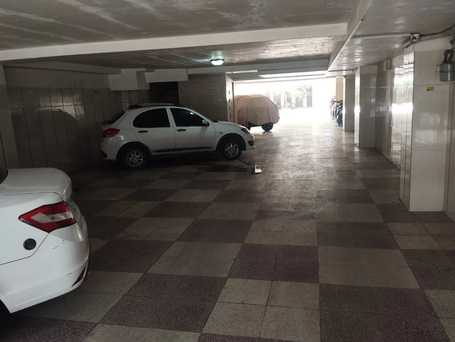 اجاره پارکینگ سندی در لاله دو شرقی باغستان غربی