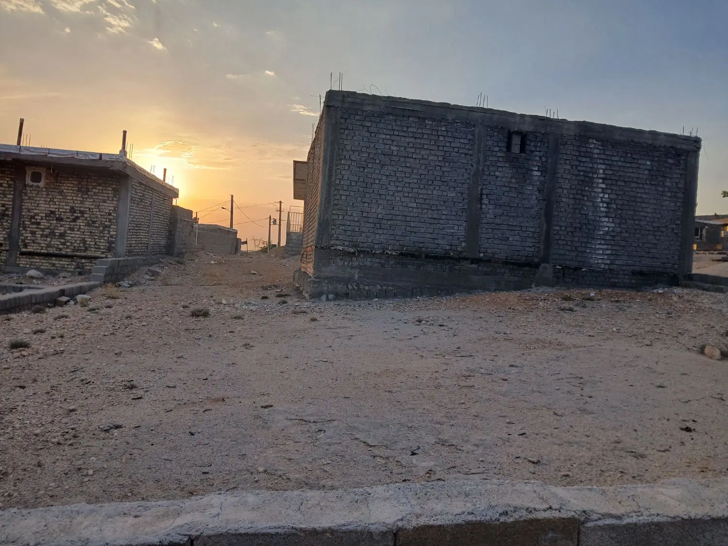فروش منزل نیمه ساخت
