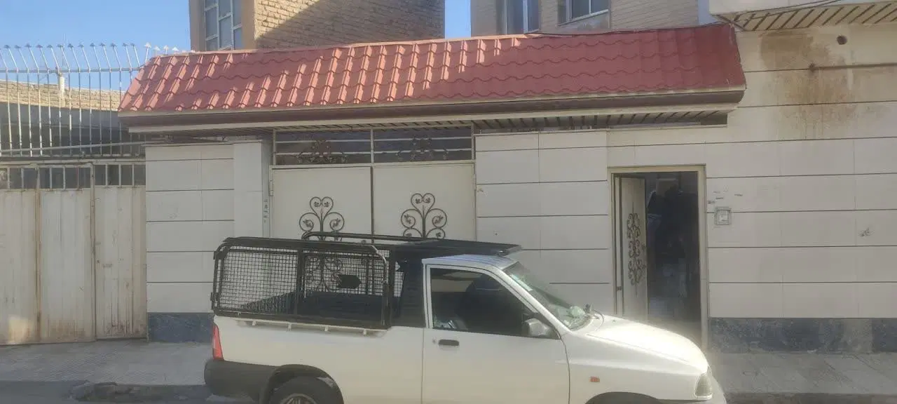 آپارتمان هم کف حیاط دار راه جدا