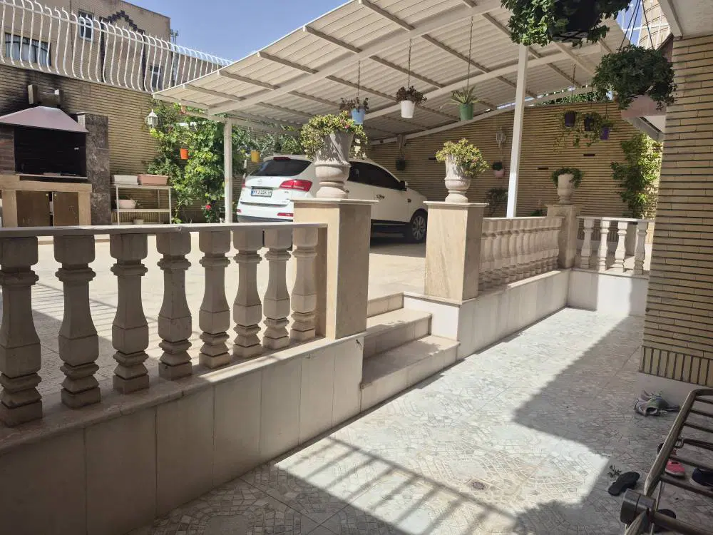 منزل مسکونی دو طبقه ویلایی بهارستان