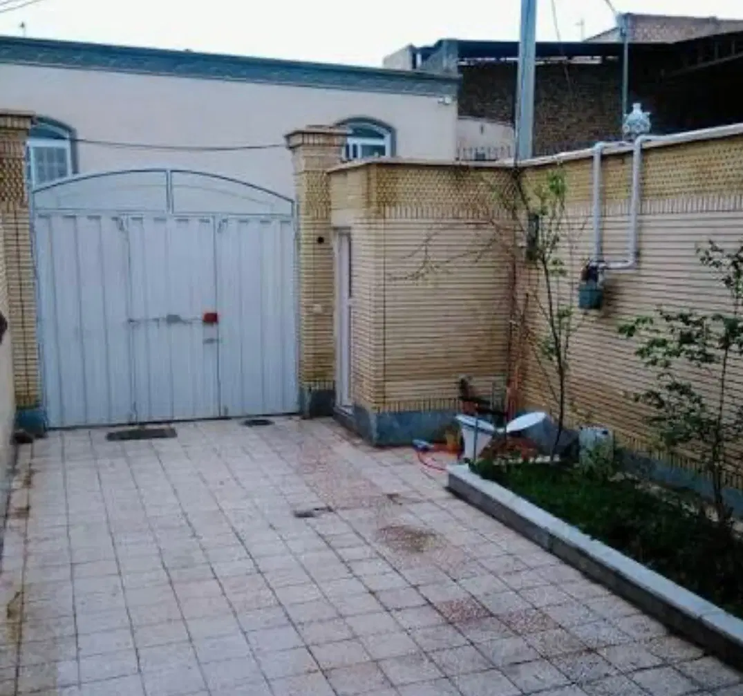 خانه ویلایی فرهنگیان  ۱۶۰متری یک طبقه از دو طبقه