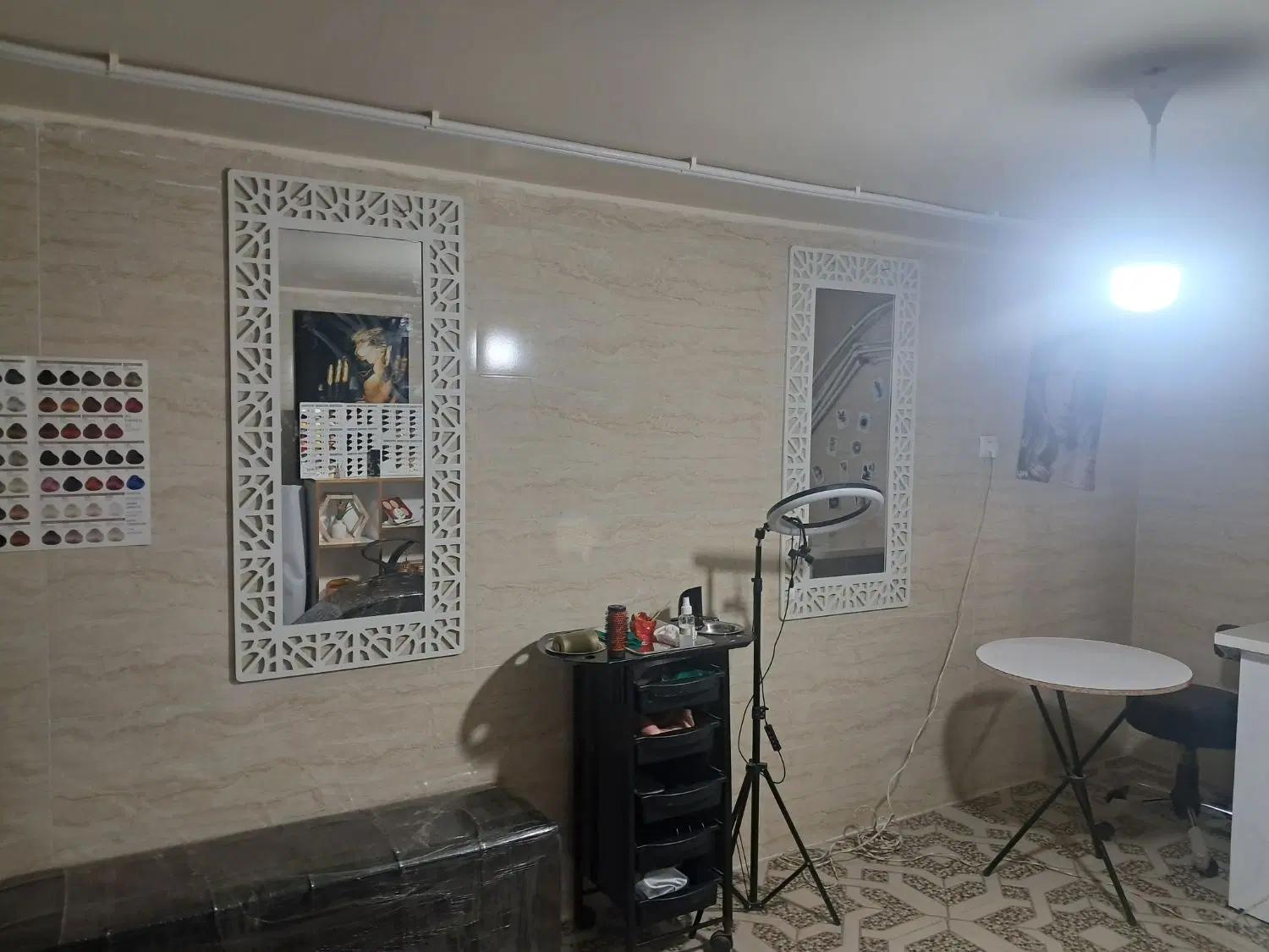 اجاره پارکینگ مناسب سالن زنانه با لوازم