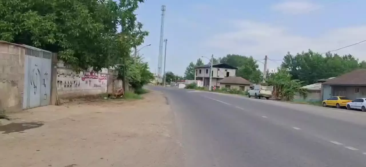 فروش ۳۰۰ متر زمین مسکونی با درختان میوه
