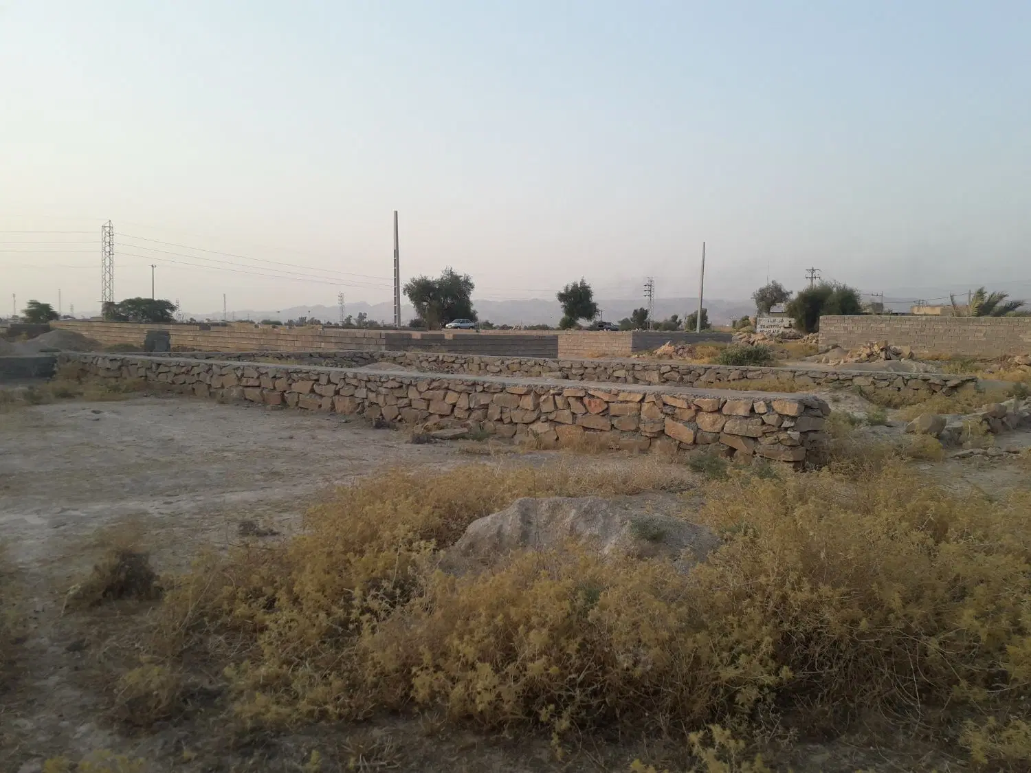 زمین مسکونی وتجاری