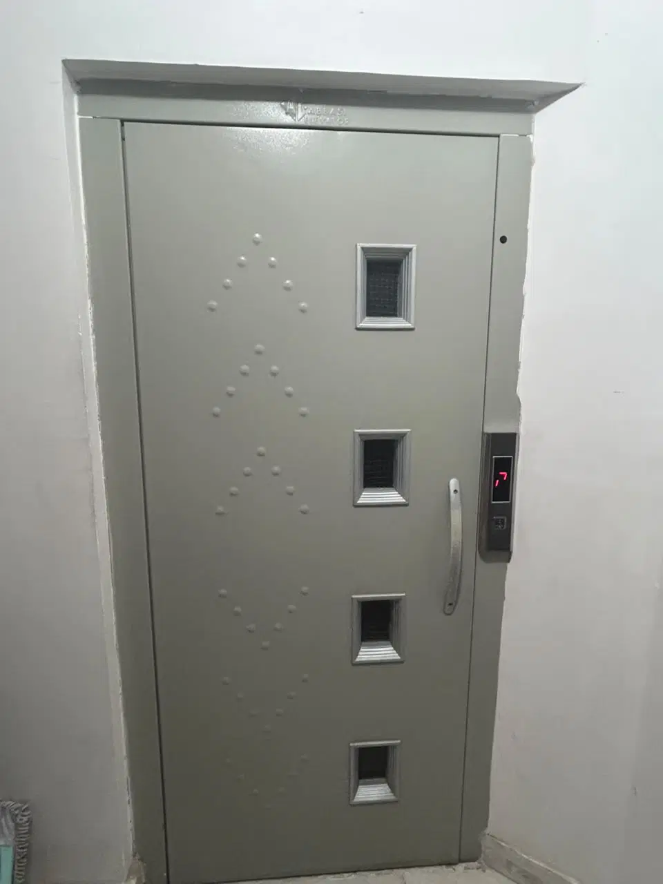 فروش آپارتمان در کوچه دکتر معدل 2