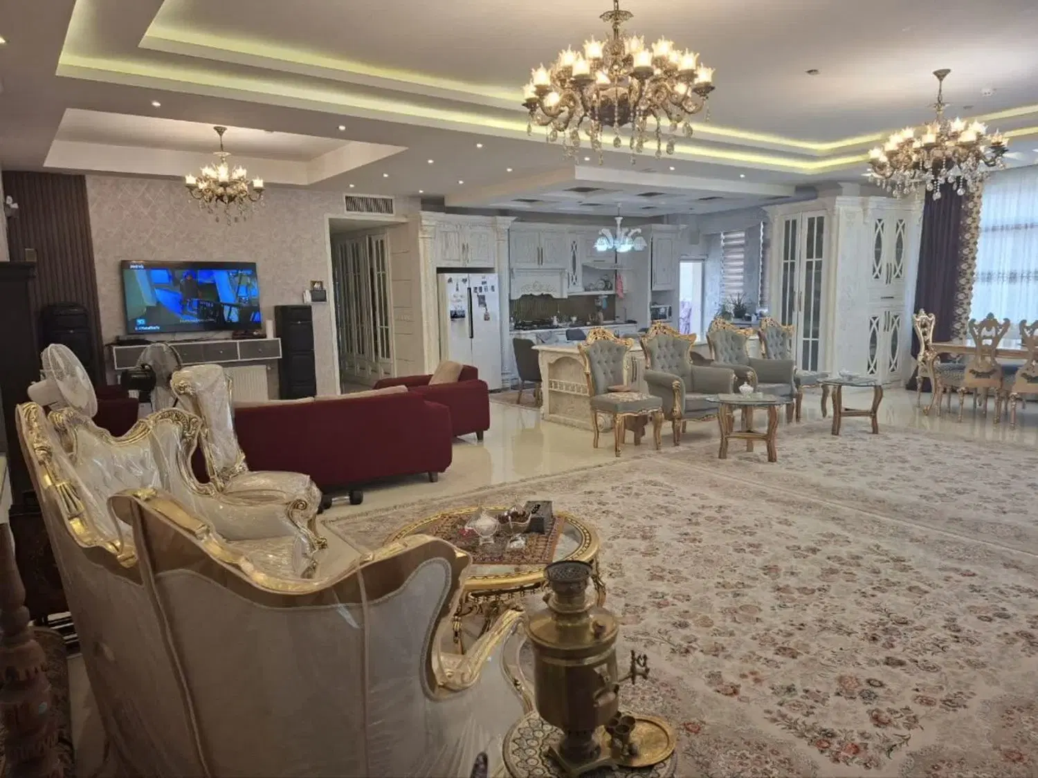 ۲۱۰متر آپارتمان شیک طبقه ۲حاشیه خاقانی سه نبش