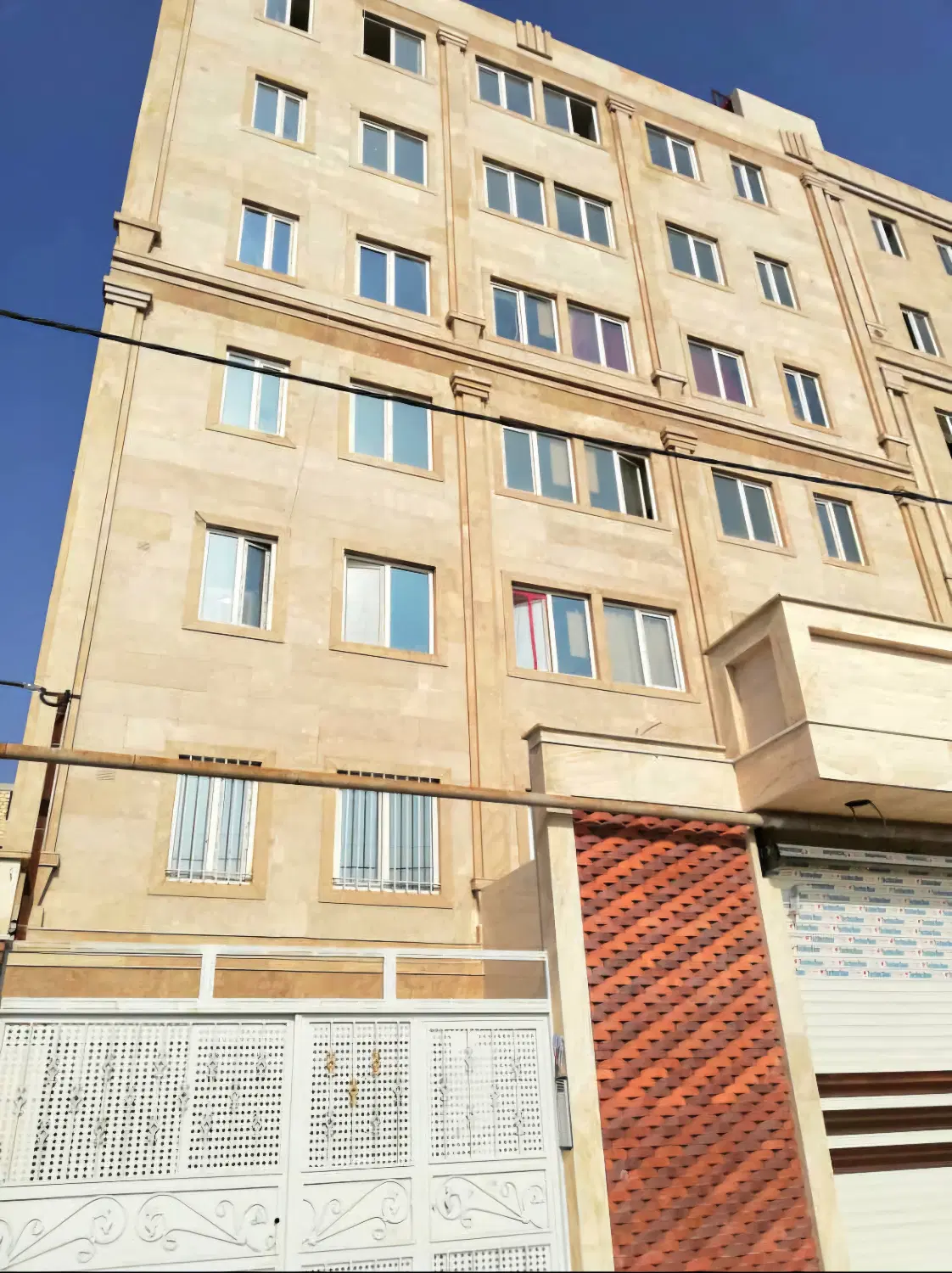 ۵۵متر غرق نور فول امکانات،پارکینگ انباری آسانسور
