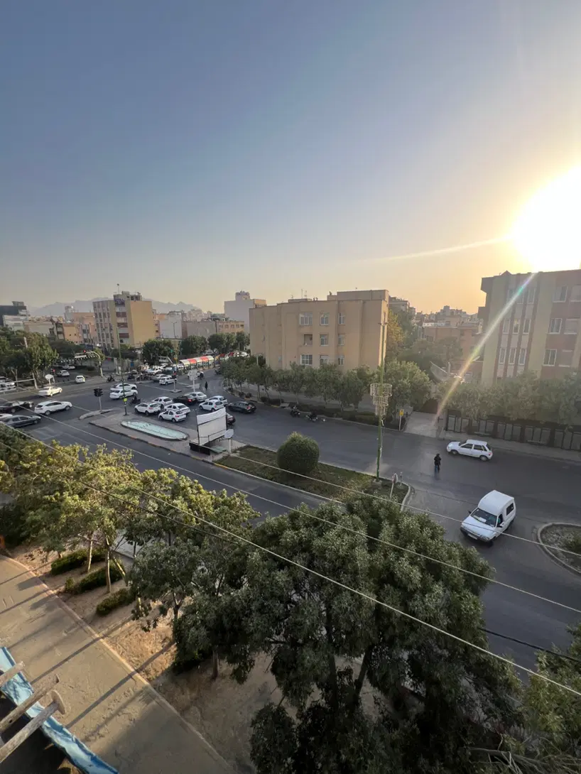 دفترکار ۱۰۰ متر تک واحد سه بر نور