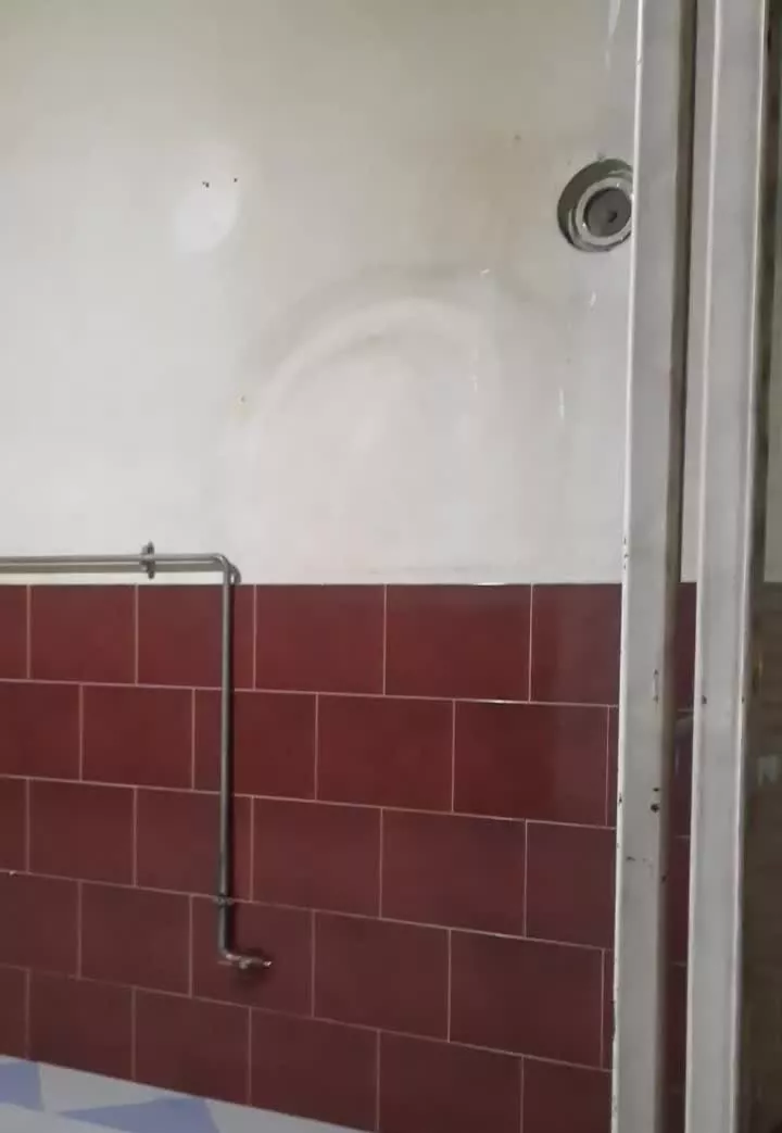 اجاره مغازه بر باهنر ۳۰ کف ۱۰ نیم ارتفاع ۴_۵دهنه ۵