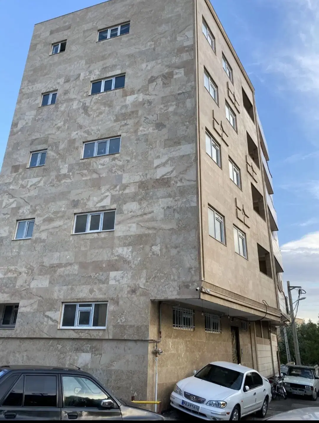 آپارتمان94متر  سرباز شهید کوی پیروزی شقایق ایده لو