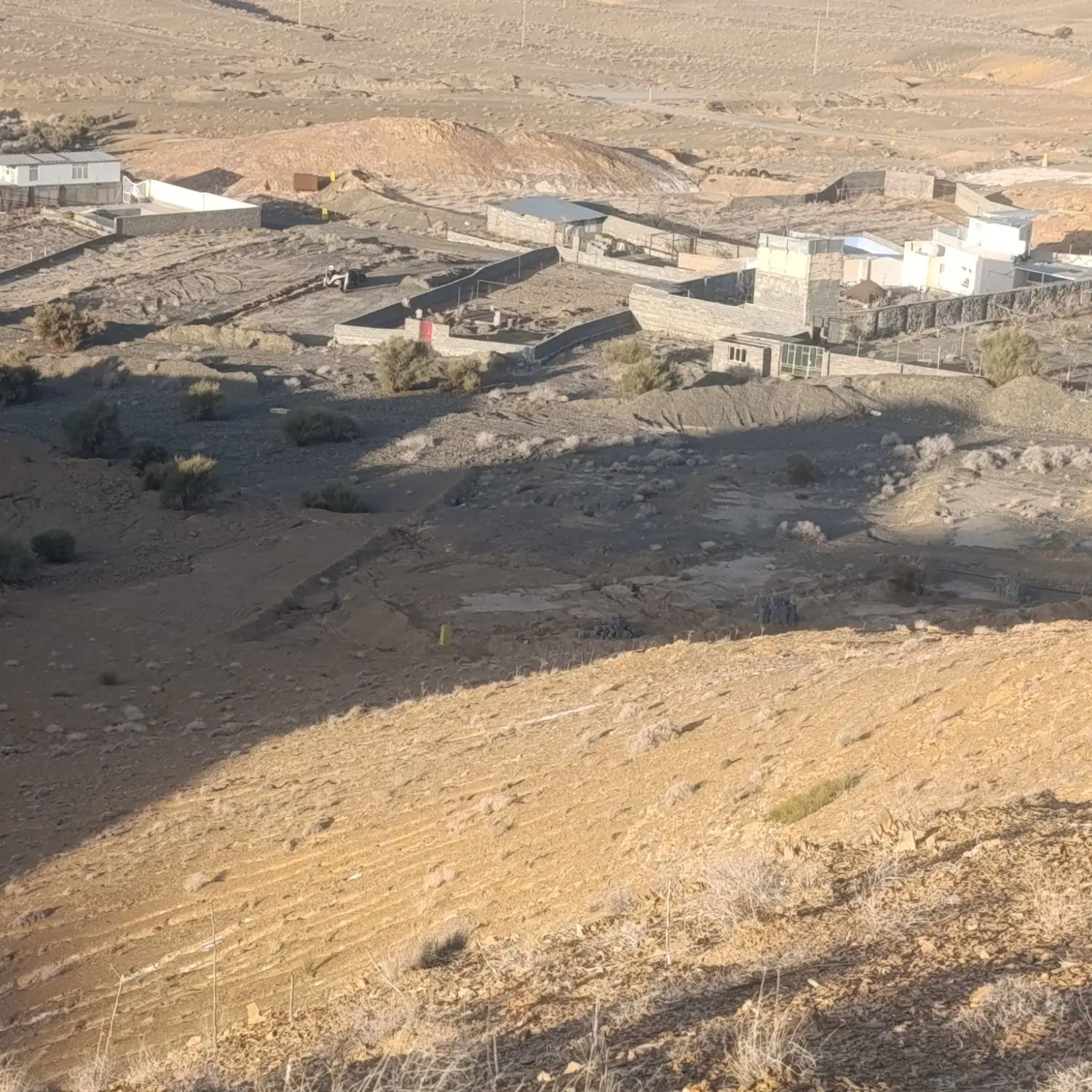 زمین فروشی