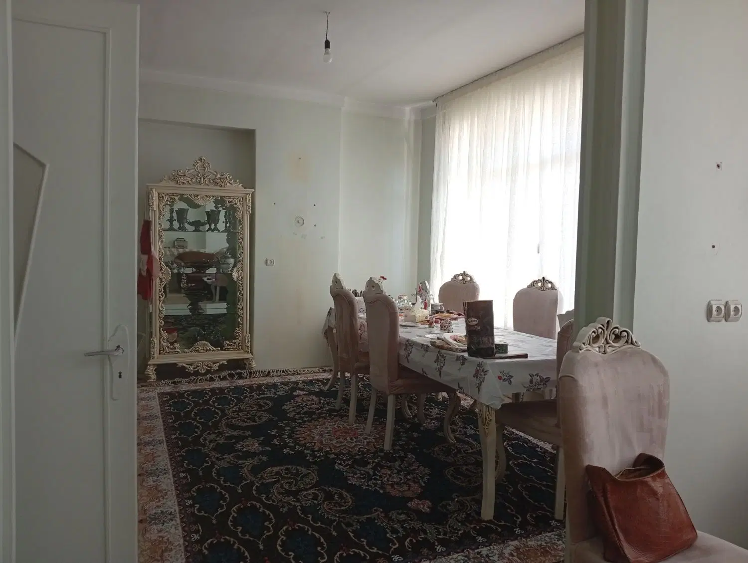 منزل دربست، طبقه اول