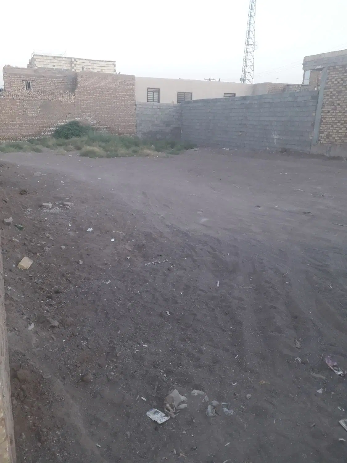 زمین فروشی