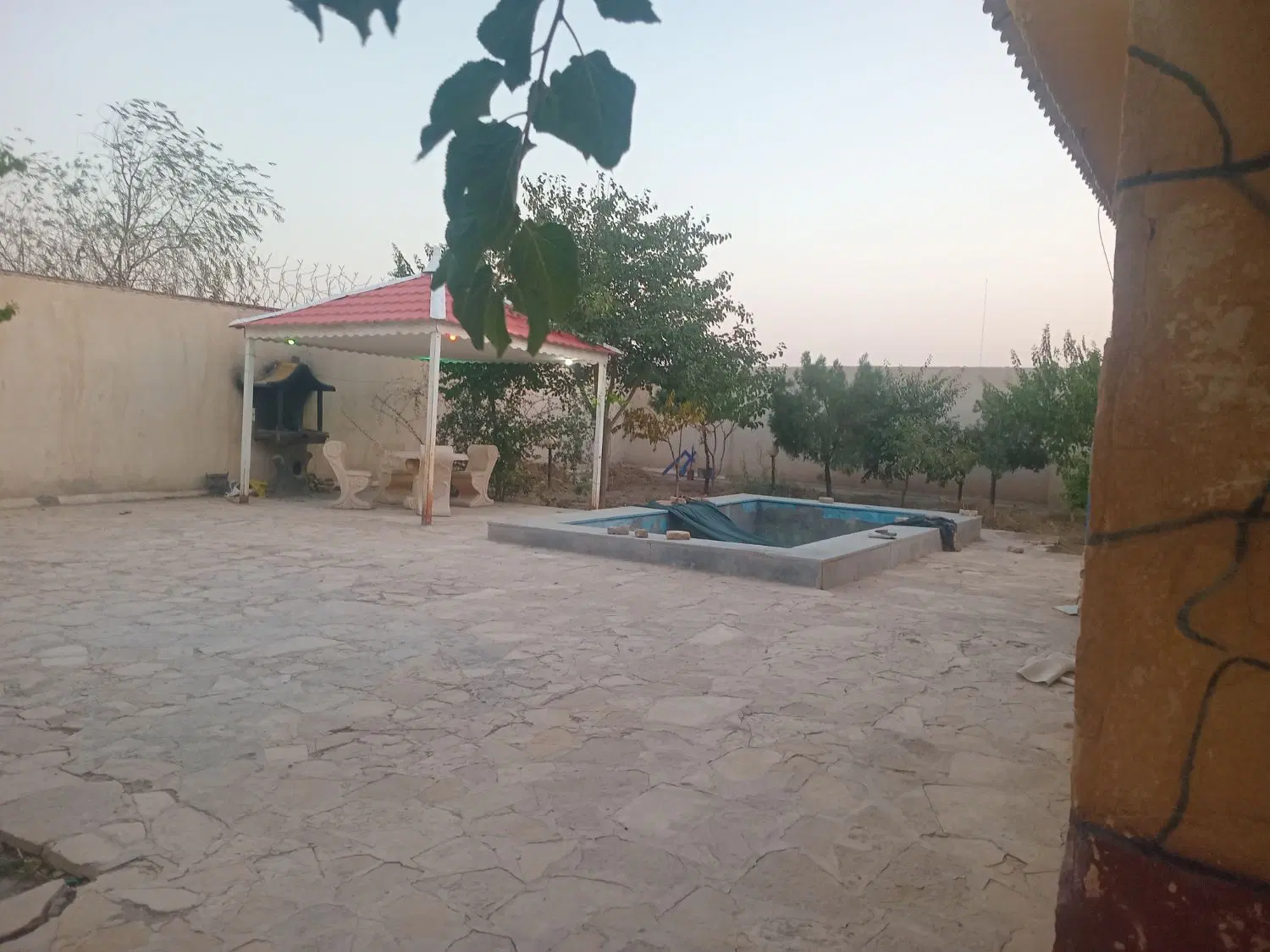 باغ ویلا ۱۰۰۰متری معاوضه یا فروش