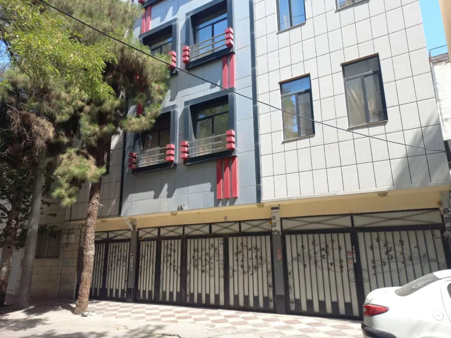 تاپ لوکیشن منطقه ۹۶ متر خ بابا طاهر ،فروش فوری