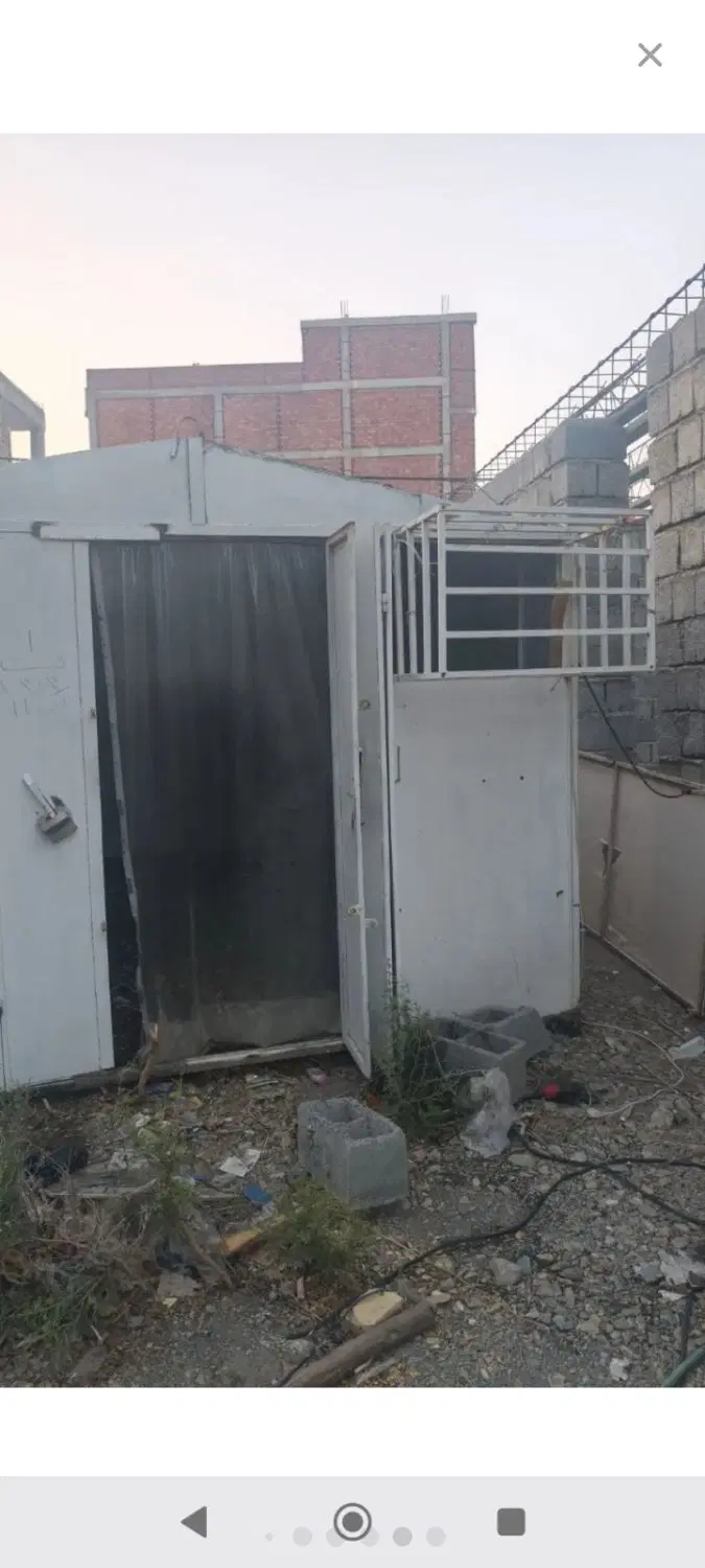 دکه سه در چهار