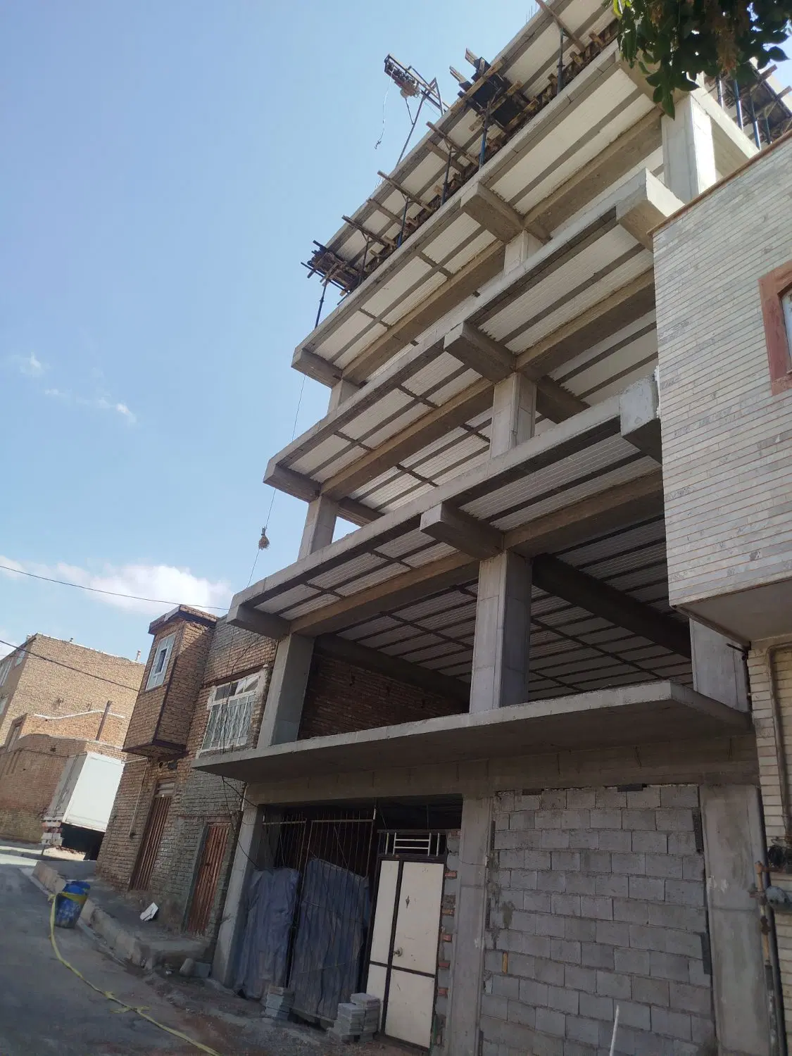 پیش فروش واحد در بلوک ۱رضوانشهر(حیدرآباد)