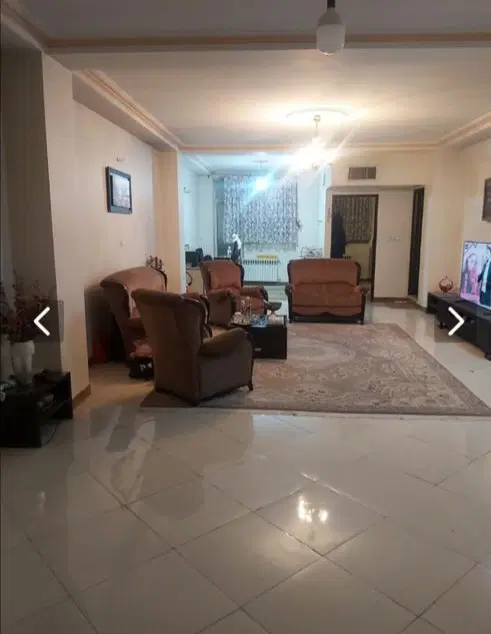 ۹۰ متری _تختی _پارکینگدار _لوکیشن بسیار خوب