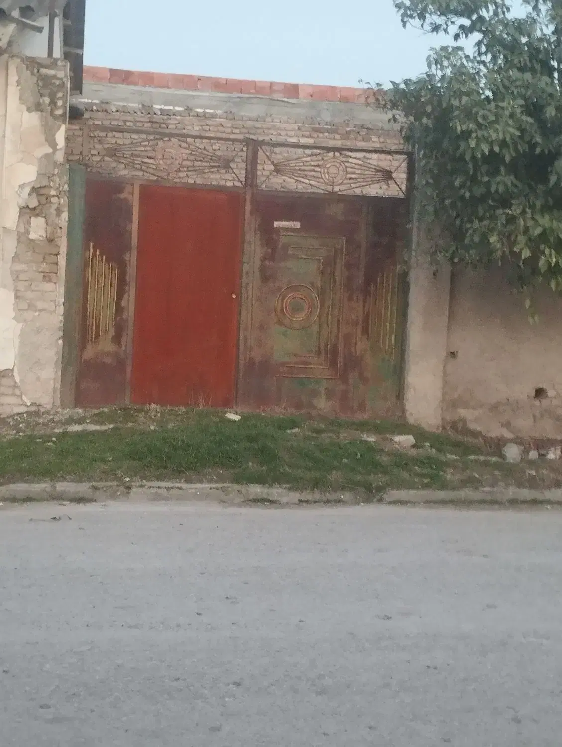زمین یساقی