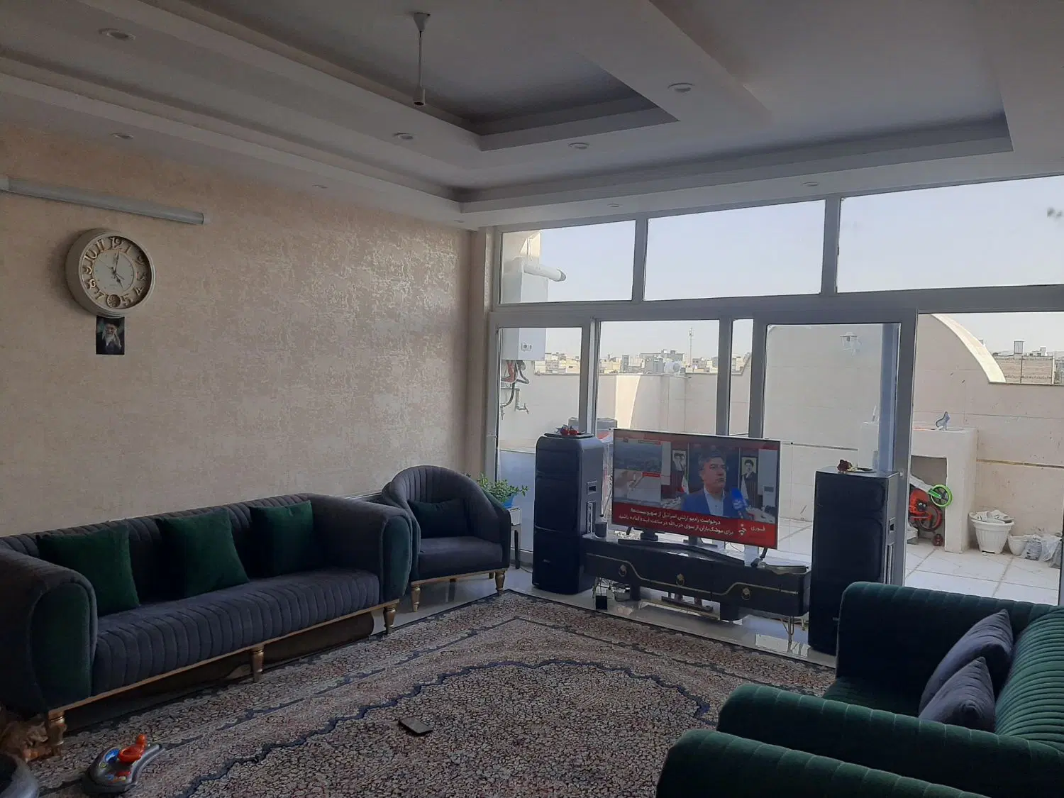 واحد ۱۰۰ متری بلال روبرو فضای سبز