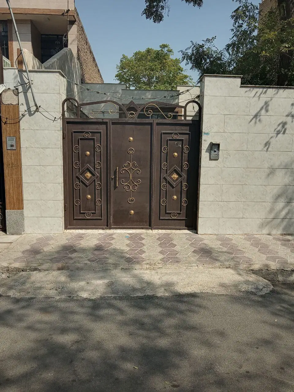فروش فوری منزل ویلایی سند دار در مشهد