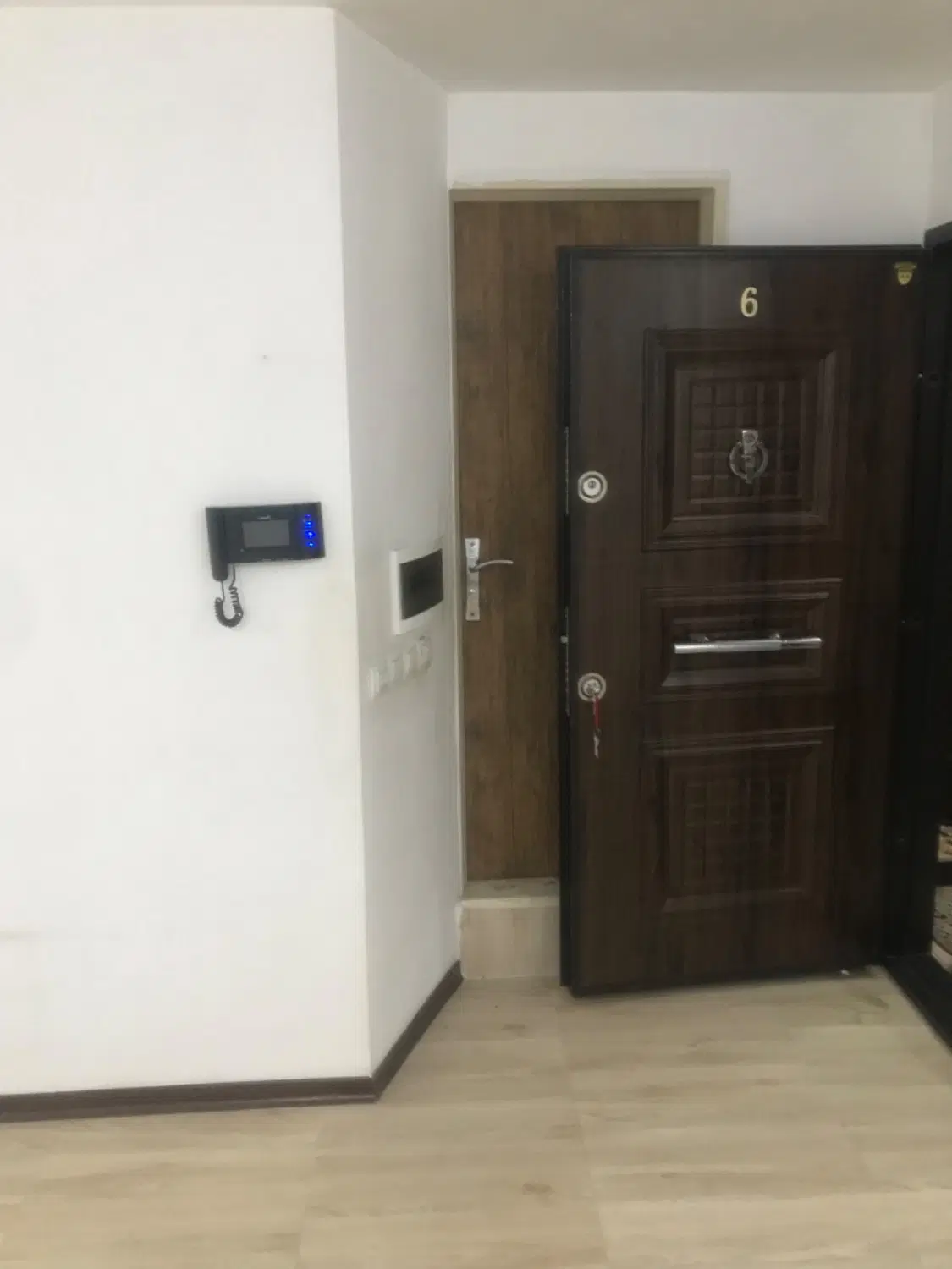 واحد ۶۰ متری طبقه ۳