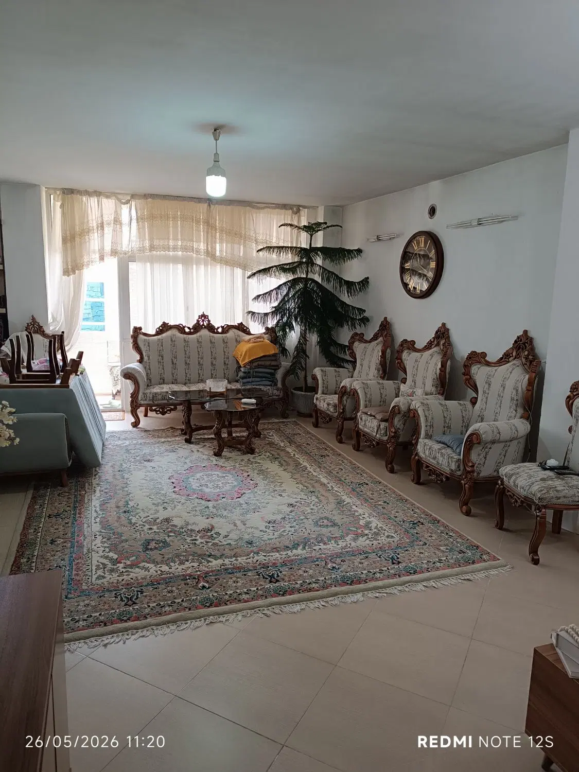 آپارتمان ۲ خواب واقع در ملک شهر