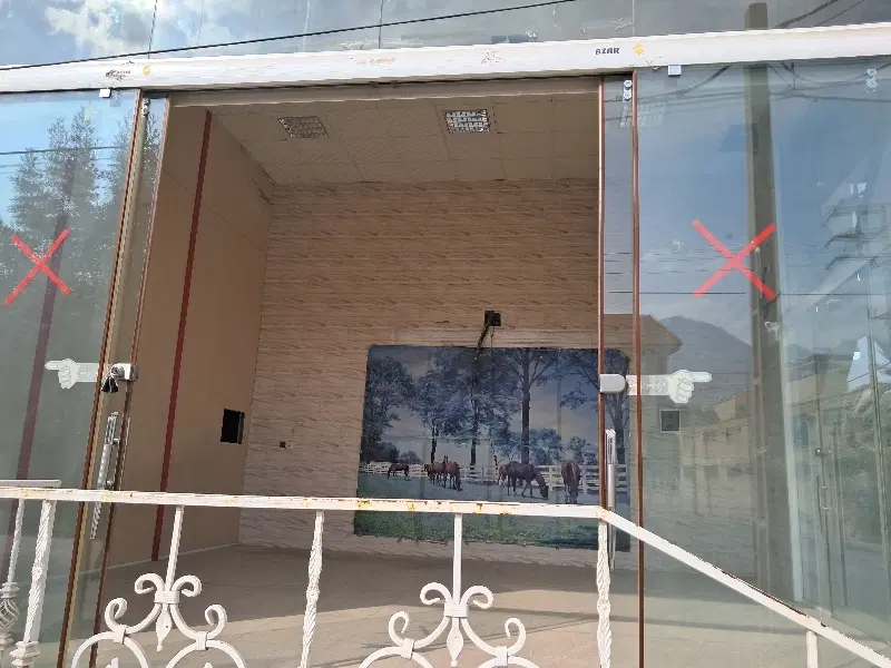 تجاری روبروی کلینیک هنری