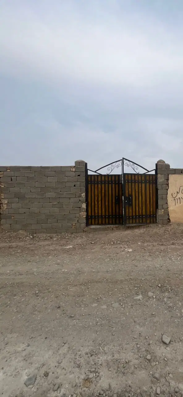 باغچه با اب و برق چهاردیواری مرتب