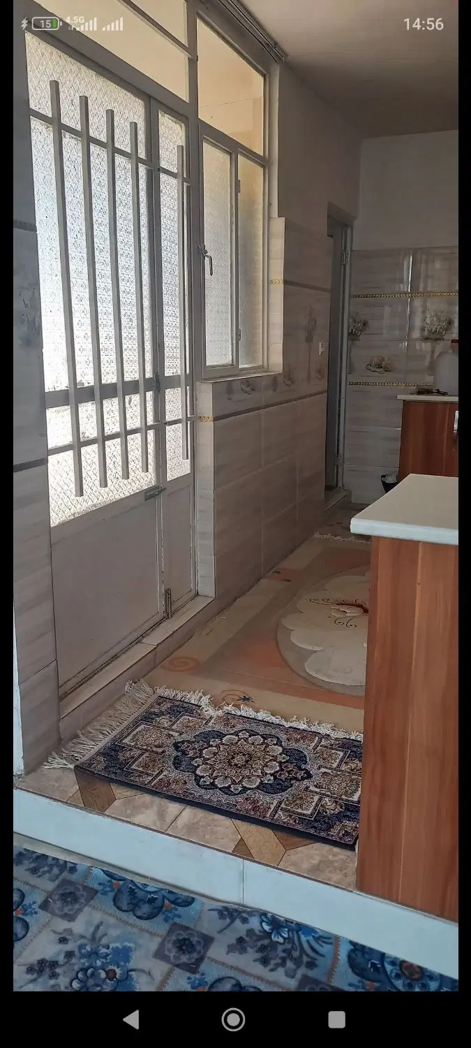 ساختمان کلنگی سه طبقه
