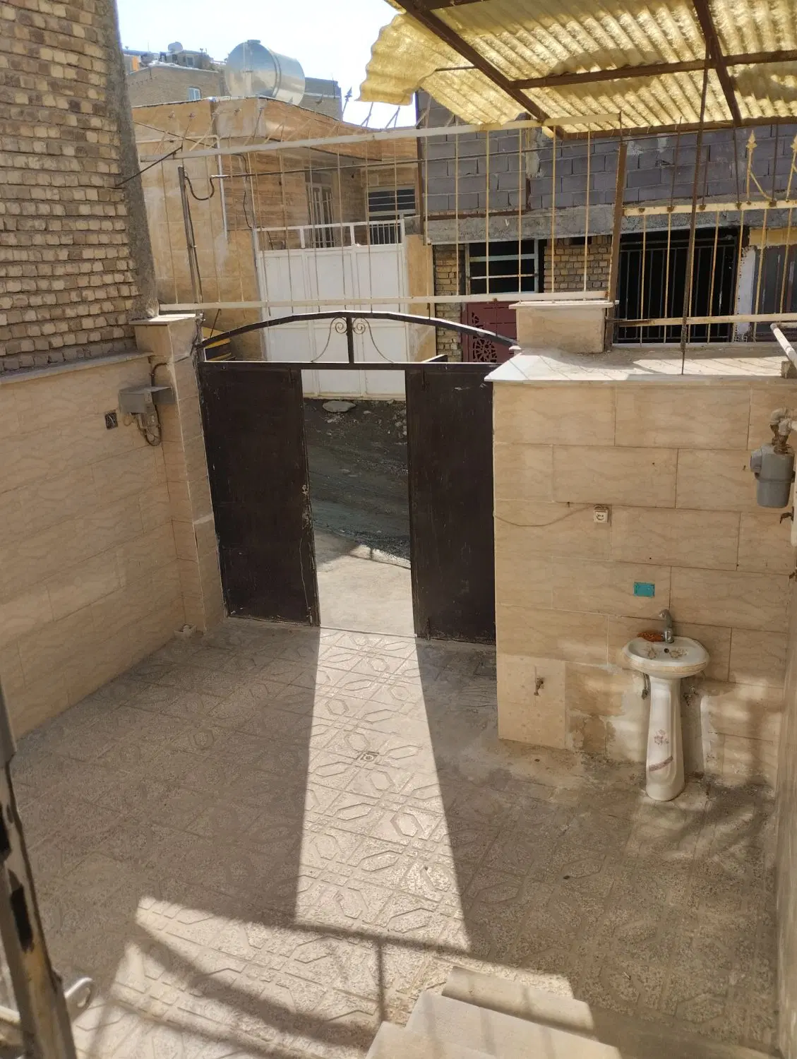 خانه 80متری اجاره نایسرماشین رو خ حاجی فیضه دربست
