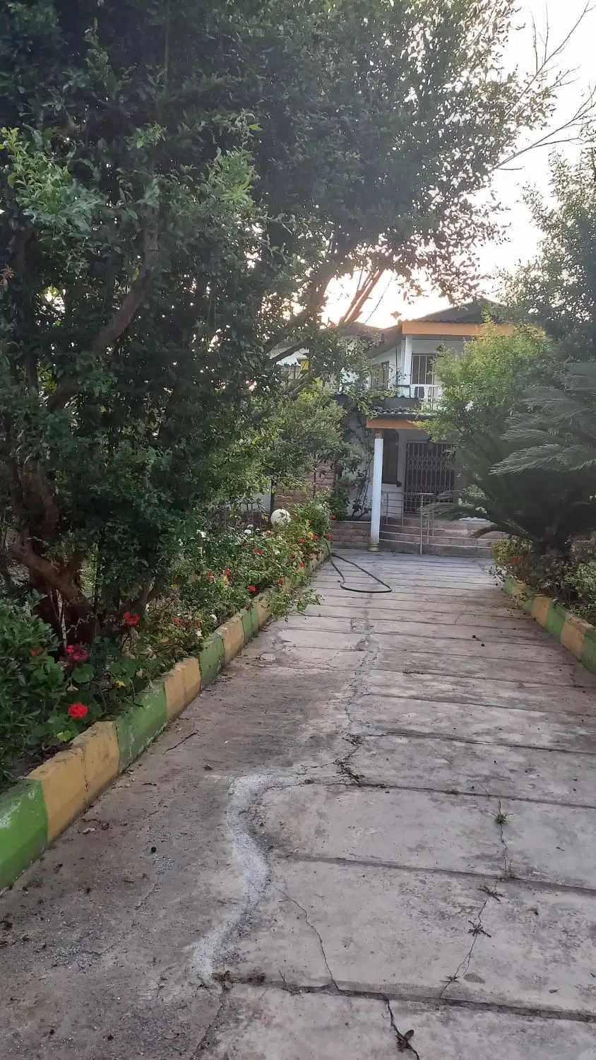 فروش ویلا باغ ۵۶۳ متر زمین ۴۹۰ متر بنای قدیمی ساز