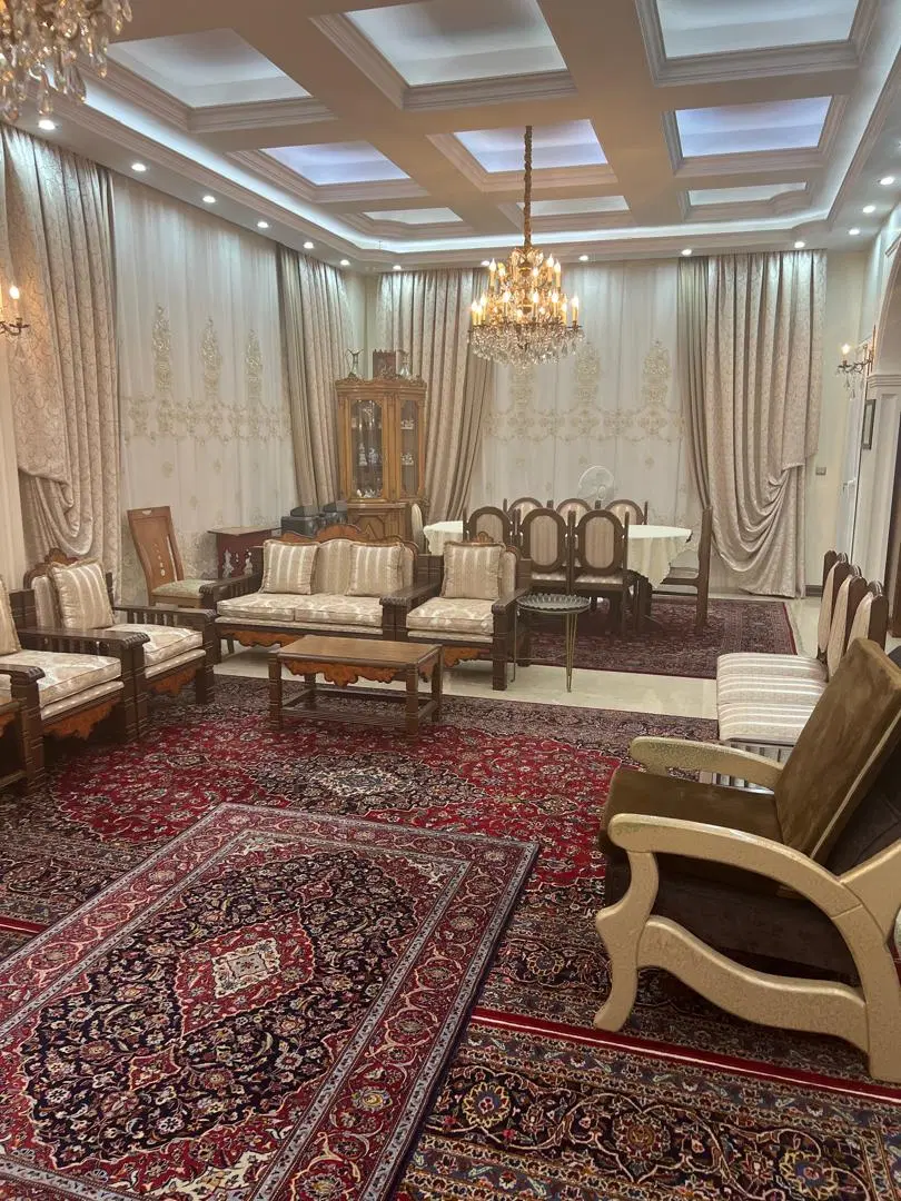 اکباتان،135متر،خوش نقشه بدون پرتی،4ساله