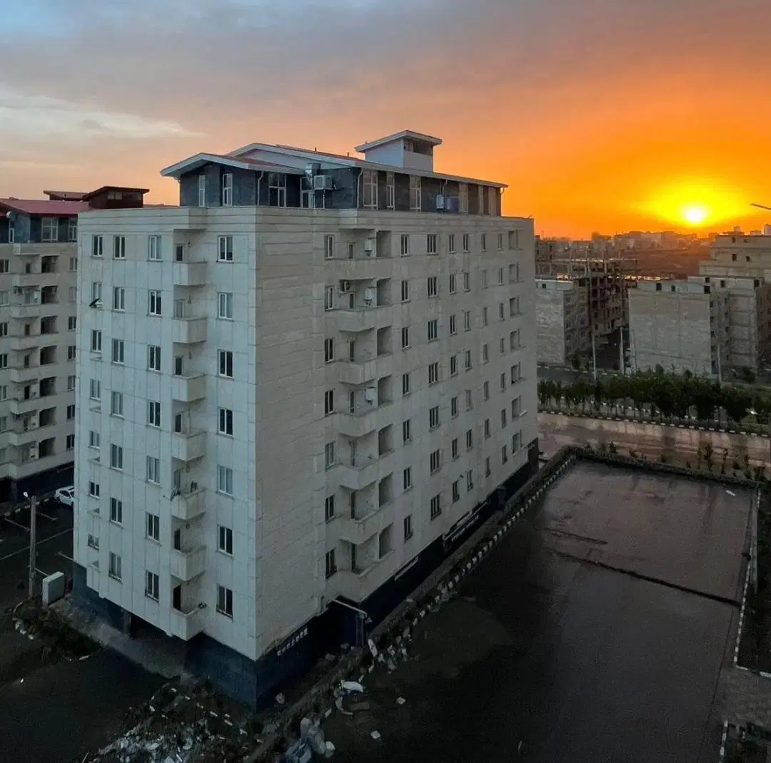 ۱۰۳ متری برج باغ نیکان__پارکینگ مسقف