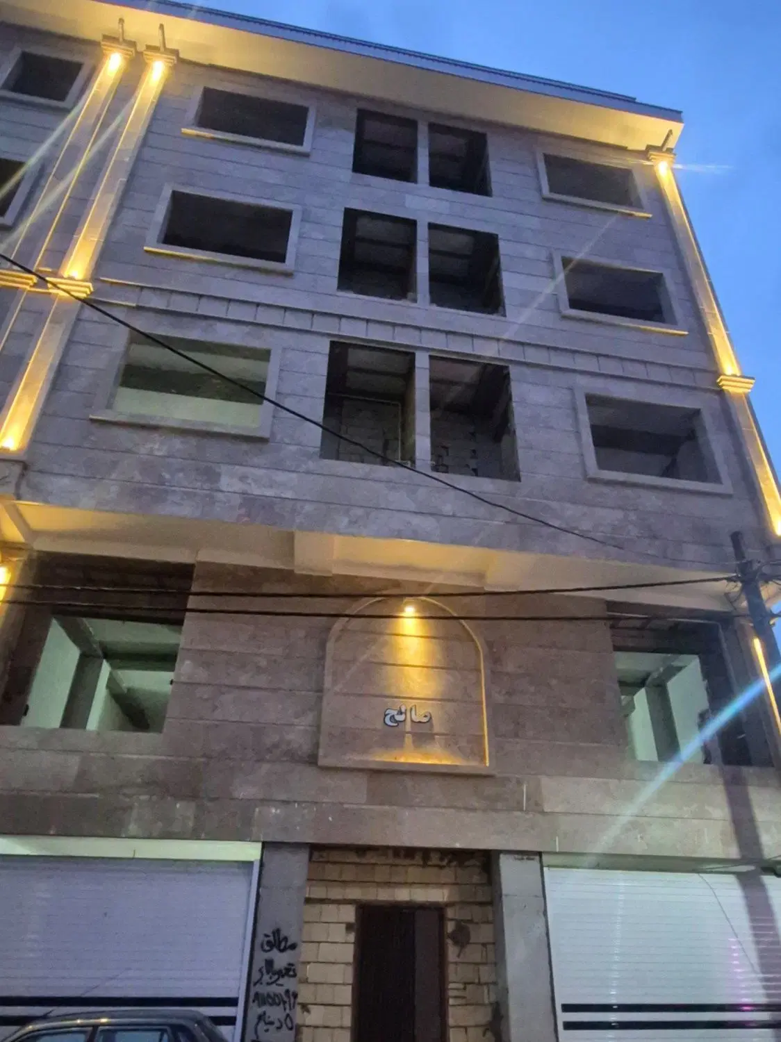 طبقه چهار ۸۵ متری بدون پارکینگ زیر قیمت