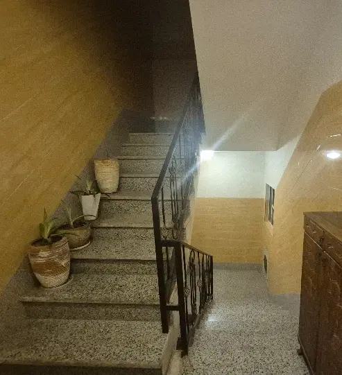 ۸۱ متری واحد نیایش
