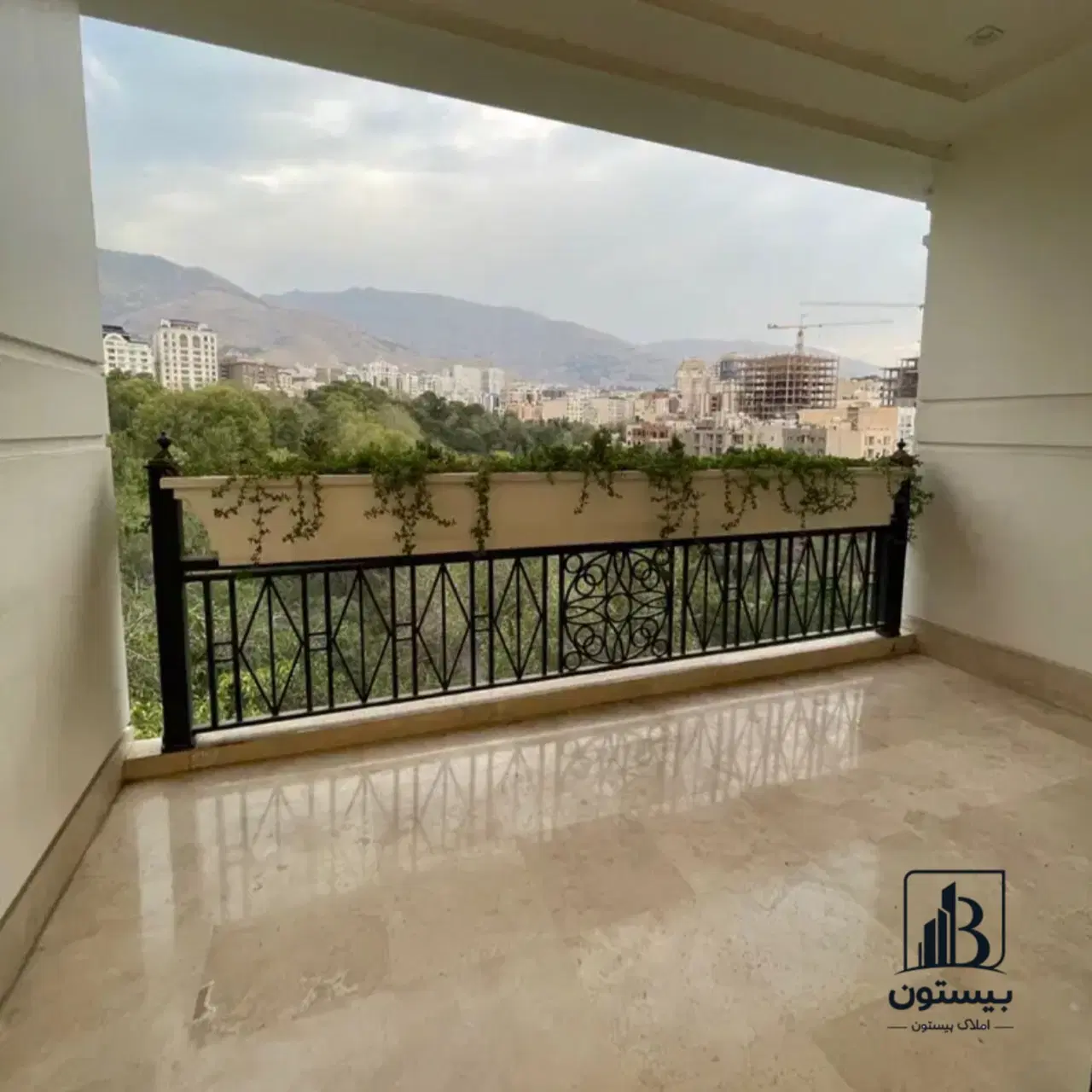 شیخ تپه _ ۱۰۰ متر شیک سند اماده