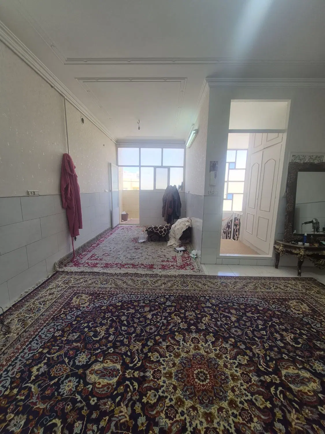 منزل مسکونی ۳طبقه  تکمیل بلوار شرکت نفت
