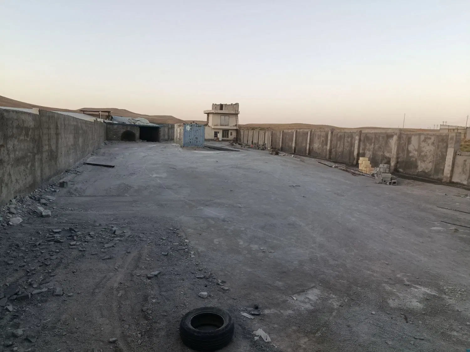 زمینی به اجاره داده میشود