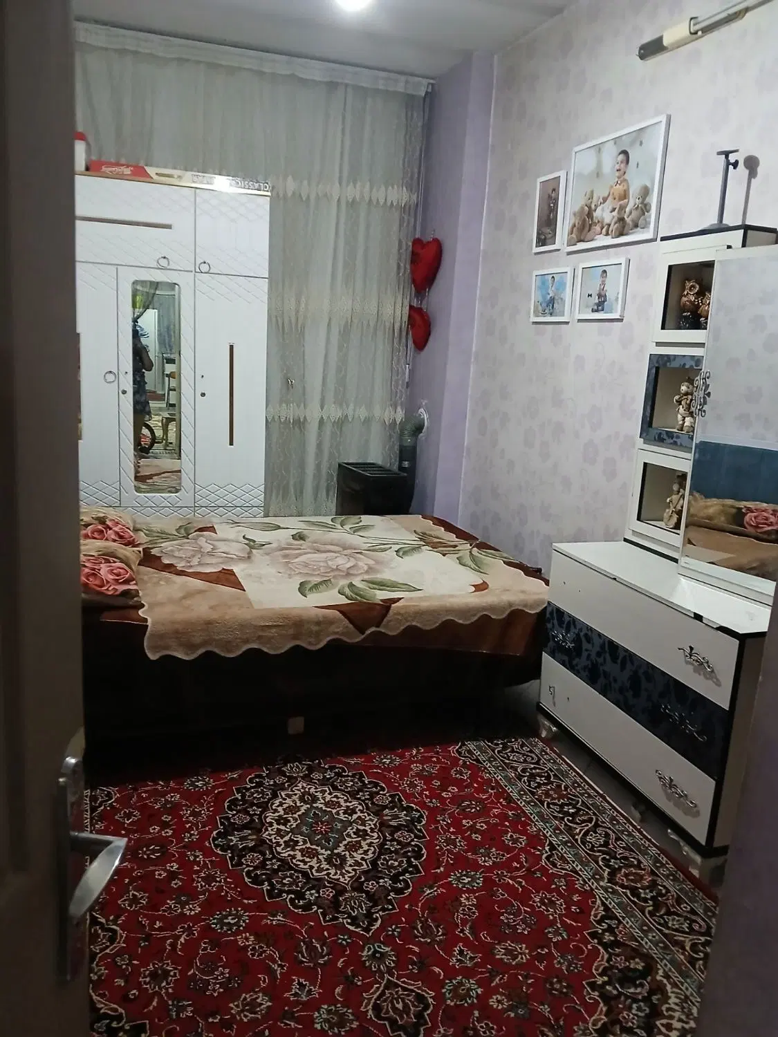 ۹۰ متری دو خواب طبقه ۲ روی پیلوت ایثارگران