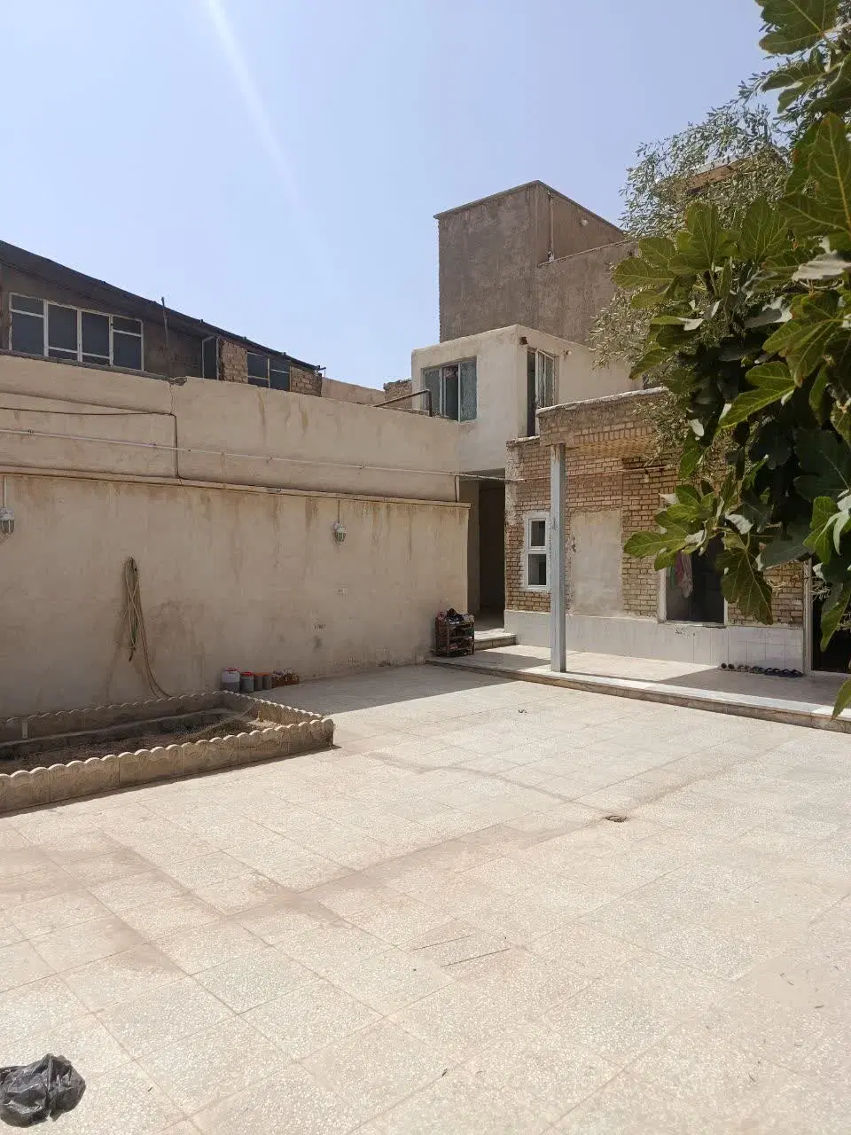 خانه بزرگ و دل باز