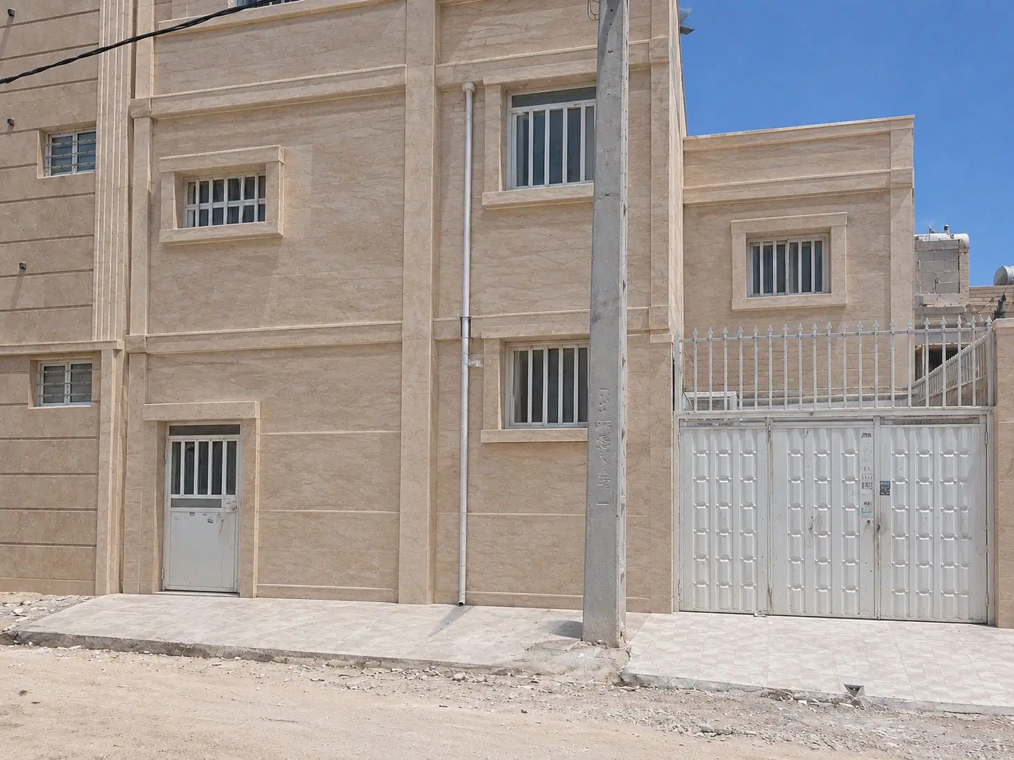 منزل دوطبقه کرونی