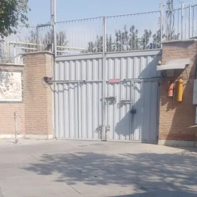 ۳۰۰ متر محوطه داخل انبار