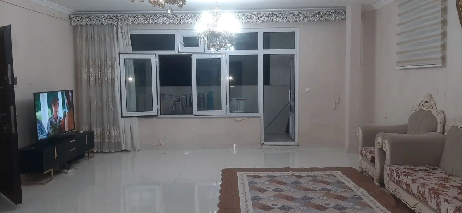 آپارتمان ۹۹ متری در اول رضوانشهر